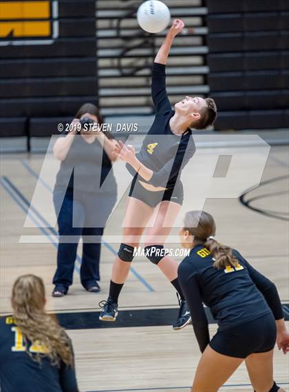 Thumbnail 1 in Casteel vs Gilbert photogallery.