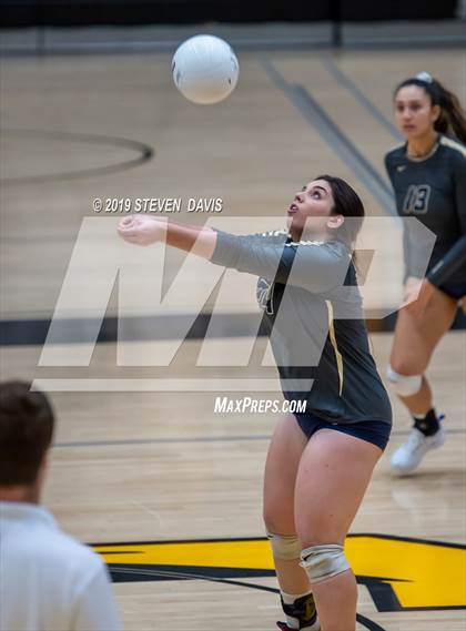 Thumbnail 1 in Casteel vs Gilbert photogallery.