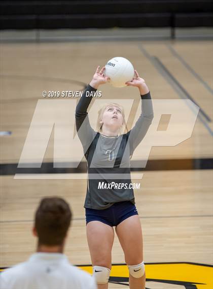 Thumbnail 1 in Casteel vs Gilbert photogallery.