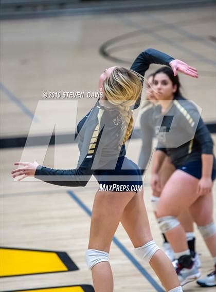 Thumbnail 2 in Casteel vs Gilbert photogallery.