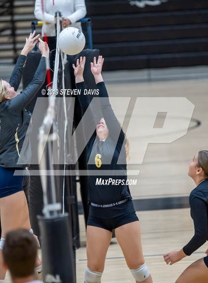 Thumbnail 2 in Casteel vs Gilbert photogallery.