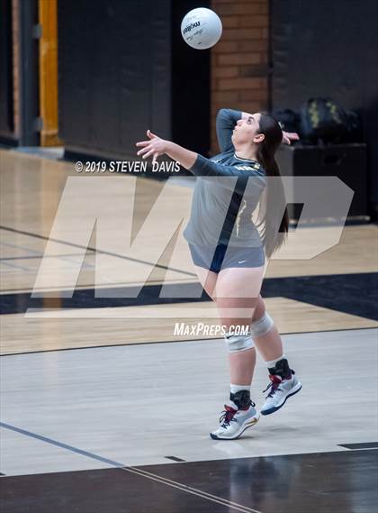 Thumbnail 1 in Casteel vs Gilbert photogallery.