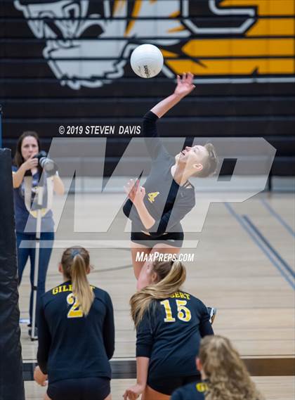 Thumbnail 2 in Casteel vs Gilbert photogallery.