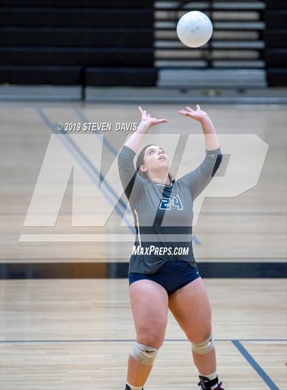 Thumbnail 3 in Casteel vs Gilbert photogallery.