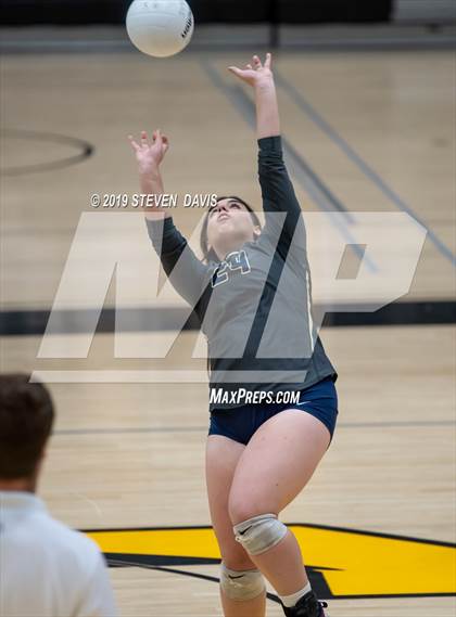 Thumbnail 1 in Casteel vs Gilbert photogallery.