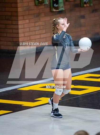 Thumbnail 2 in Casteel vs Gilbert photogallery.