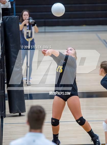 Thumbnail 1 in Casteel vs Gilbert photogallery.