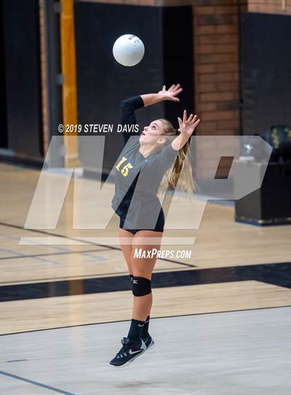 Thumbnail 1 in Casteel vs Gilbert photogallery.