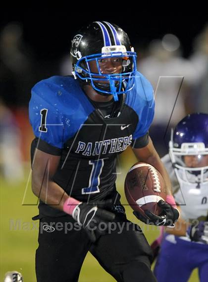 Thumbnail 3 in Diamond Ranch vs. Diamond Bar photogallery.