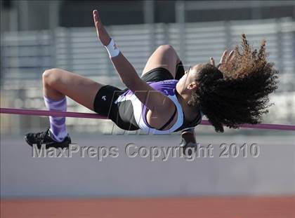 Thumbnail 2 in Valencia vs Canyon  photogallery.