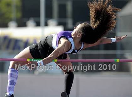 Thumbnail 1 in Valencia vs Canyon  photogallery.