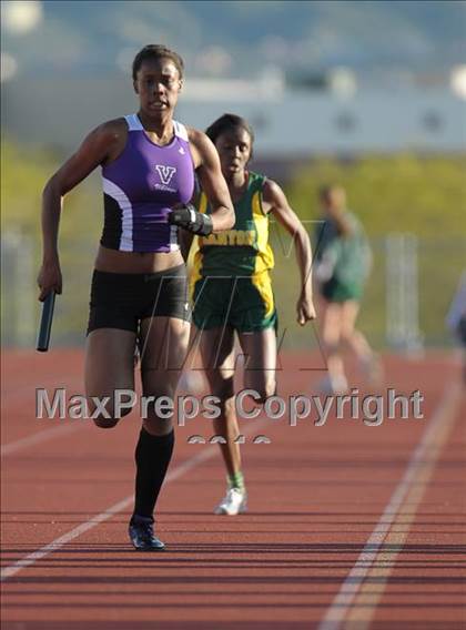 Thumbnail 3 in Valencia vs Canyon  photogallery.