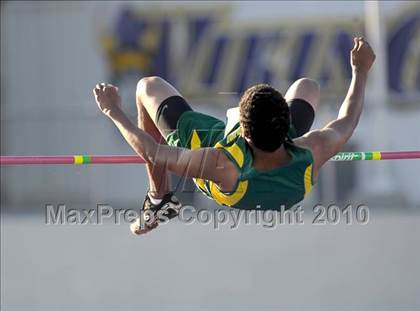 Thumbnail 1 in Valencia vs Canyon  photogallery.