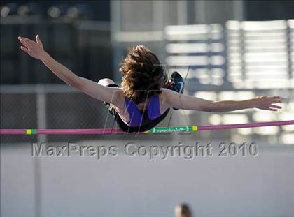 Thumbnail 1 in Valencia vs Canyon  photogallery.