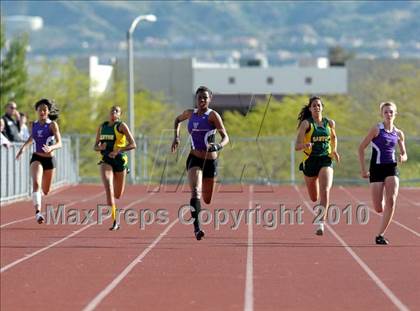 Thumbnail 3 in Valencia vs Canyon  photogallery.