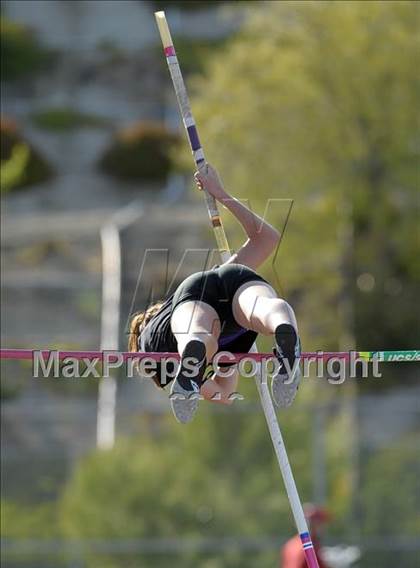 Thumbnail 1 in Valencia vs Canyon  photogallery.