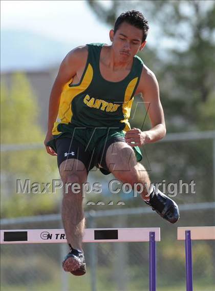 Thumbnail 2 in Valencia vs Canyon  photogallery.