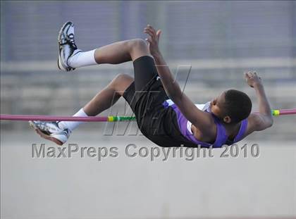 Thumbnail 3 in Valencia vs Canyon  photogallery.