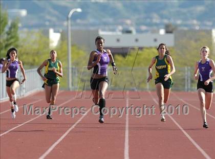 Thumbnail 1 in Valencia vs Canyon  photogallery.