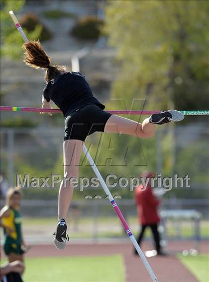 Thumbnail 3 in Valencia vs Canyon  photogallery.