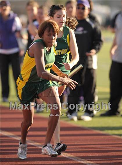 Thumbnail 3 in Valencia vs Canyon  photogallery.