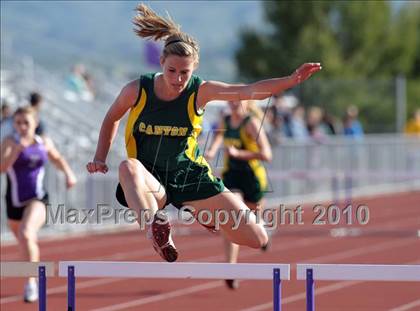 Thumbnail 1 in Valencia vs Canyon  photogallery.