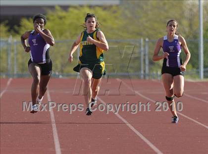 Thumbnail 3 in Valencia vs Canyon  photogallery.