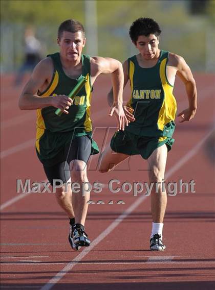 Thumbnail 3 in Valencia vs Canyon  photogallery.