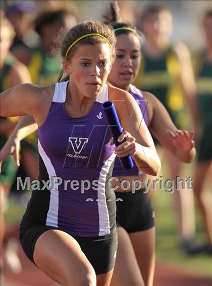 Thumbnail 1 in Valencia vs Canyon  photogallery.