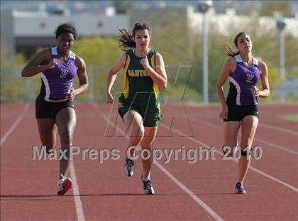 Thumbnail 1 in Valencia vs Canyon  photogallery.