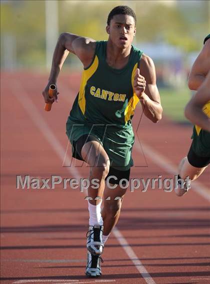 Thumbnail 3 in Valencia vs Canyon  photogallery.