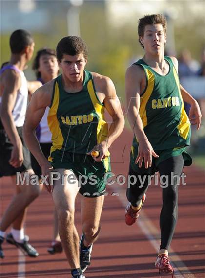 Thumbnail 3 in Valencia vs Canyon  photogallery.