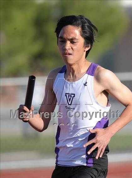 Thumbnail 3 in Valencia vs Canyon  photogallery.