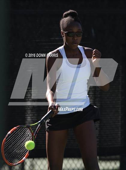 Thumbnail 3 in Harvard-Westlake vs. Clovis North (CIF SoCal Regional Team Tennis Championships) photogallery.