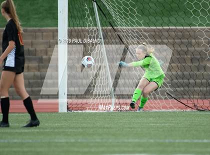 Thumbnail 2 in Rocky Mountain vs. Arapahoe (CHSAA 5A Semi-Final) photogallery.