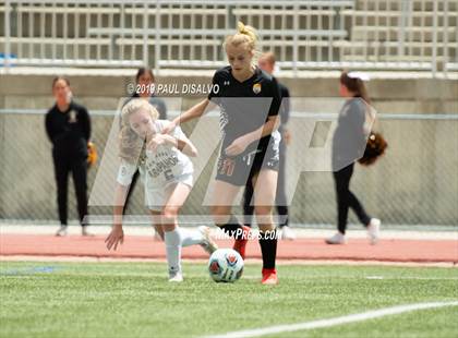 Thumbnail 1 in Rocky Mountain vs. Arapahoe (CHSAA 5A Semi-Final) photogallery.