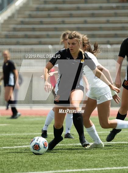 Thumbnail 2 in Rocky Mountain vs. Arapahoe (CHSAA 5A Semi-Final) photogallery.