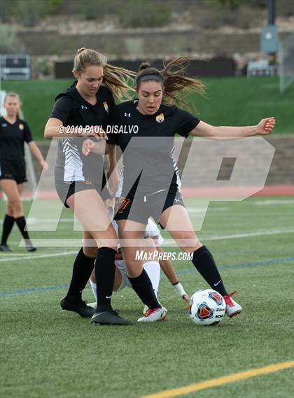 Thumbnail 3 in Rocky Mountain vs. Arapahoe (CHSAA 5A Semi-Final) photogallery.