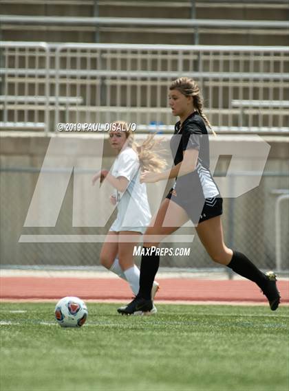 Thumbnail 2 in Rocky Mountain vs. Arapahoe (CHSAA 5A Semi-Final) photogallery.