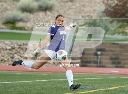 Thumbnail 2 in Rocky Mountain vs. Arapahoe (CHSAA 5A Semi-Final) photogallery.