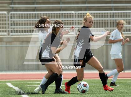 Thumbnail 1 in Rocky Mountain vs. Arapahoe (CHSAA 5A Semi-Final) photogallery.