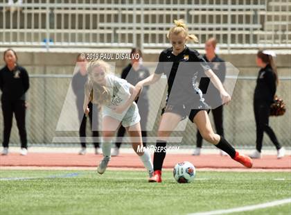 Thumbnail 3 in Rocky Mountain vs. Arapahoe (CHSAA 5A Semi-Final) photogallery.
