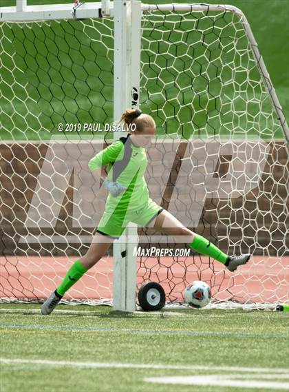 Thumbnail 3 in Rocky Mountain vs. Arapahoe (CHSAA 5A Semi-Final) photogallery.