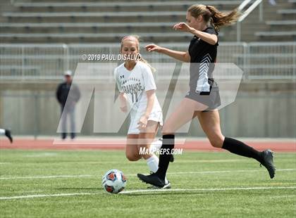 Thumbnail 1 in Rocky Mountain vs. Arapahoe (CHSAA 5A Semi-Final) photogallery.