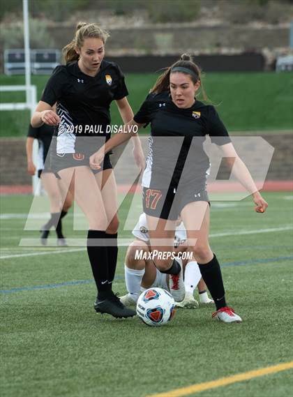 Thumbnail 2 in Rocky Mountain vs. Arapahoe (CHSAA 5A Semi-Final) photogallery.