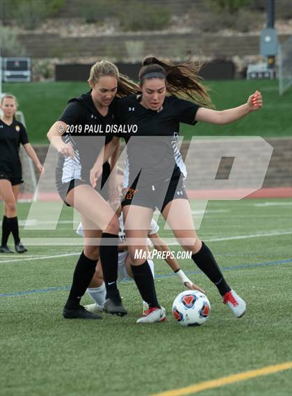 Thumbnail 2 in Rocky Mountain vs. Arapahoe (CHSAA 5A Semi-Final) photogallery.