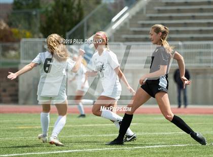 Thumbnail 1 in Rocky Mountain vs. Arapahoe (CHSAA 5A Semi-Final) photogallery.