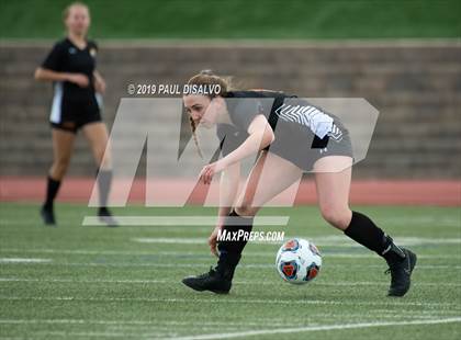 Thumbnail 2 in Rocky Mountain vs. Arapahoe (CHSAA 5A Semi-Final) photogallery.