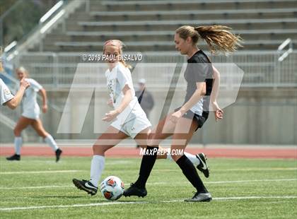Thumbnail 3 in Rocky Mountain vs. Arapahoe (CHSAA 5A Semi-Final) photogallery.