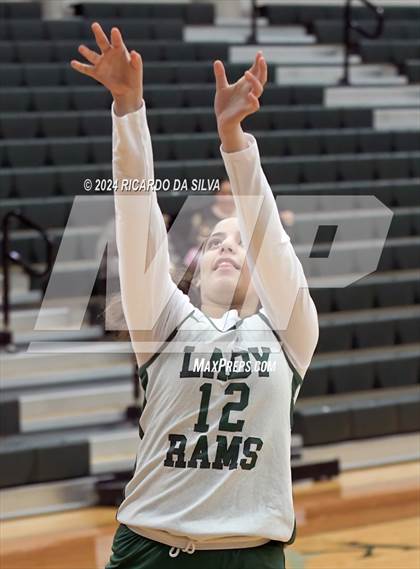 Thumbnail 2 in Mayde Creek vs. Freeman photogallery.